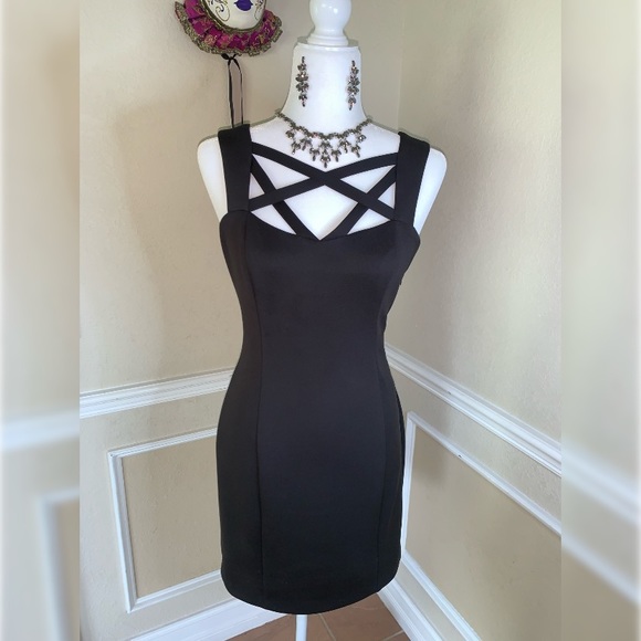 guess little black dress